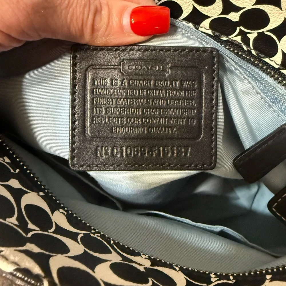 🖤 Coach Chelsea Heritage Stripe Signature Tote F15137 Black White